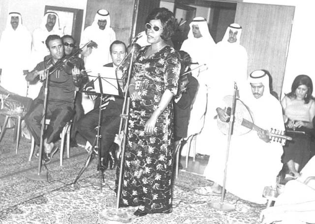 Aïcha al-Marta, première femme koweïtienne à chanter avec un groupe.