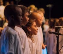 La Croix Lassociation Villes Musiques Monde Anime Projet Cite Marmots Travailler Ensemble Cette Annee Eleves Seine Saint Denis Chanteurs Amadou Mariam 0