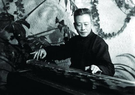 Guan Pinghu in the 1940s.